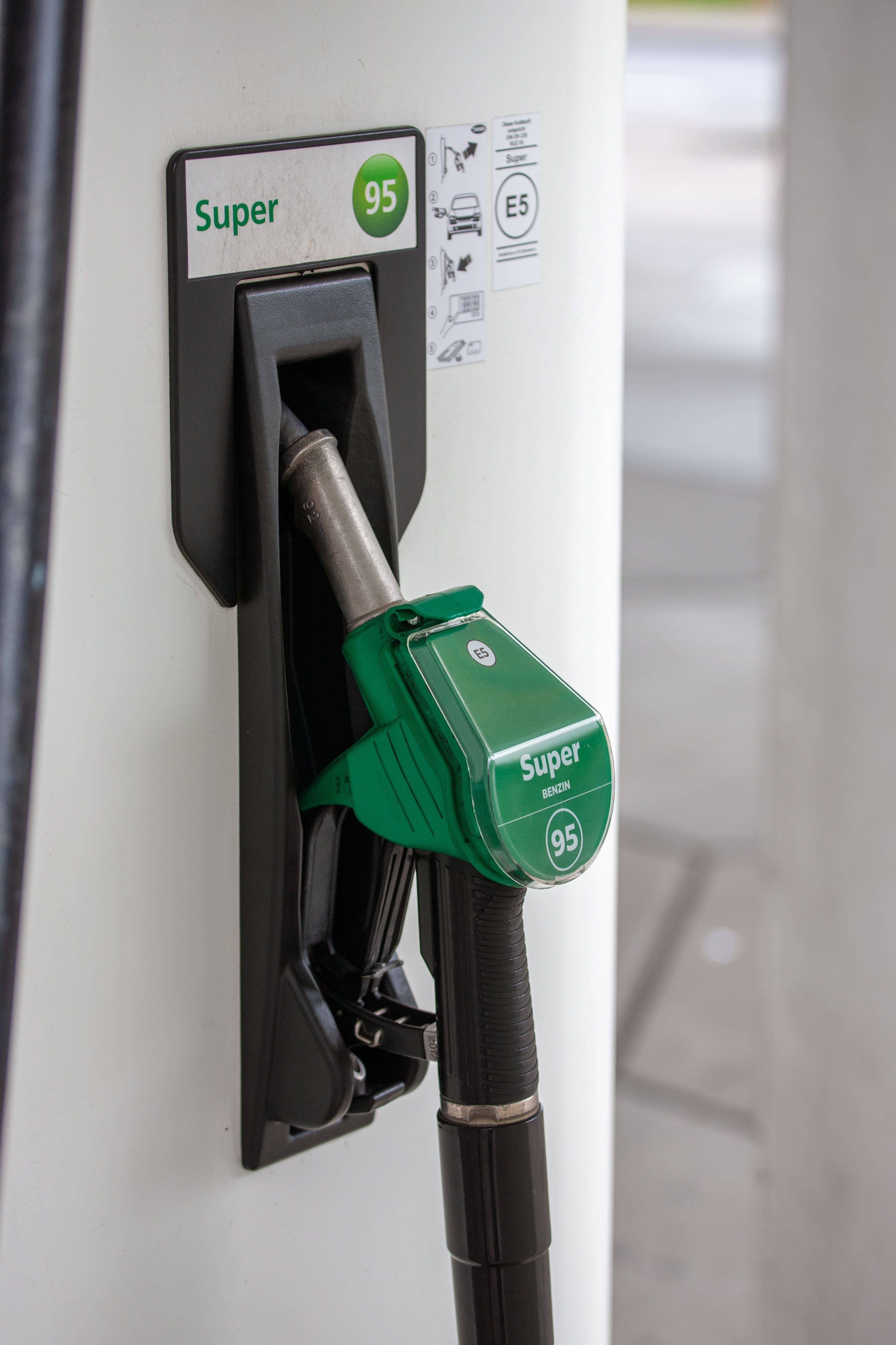 Can you put E10 petrol in a Classic Mini?